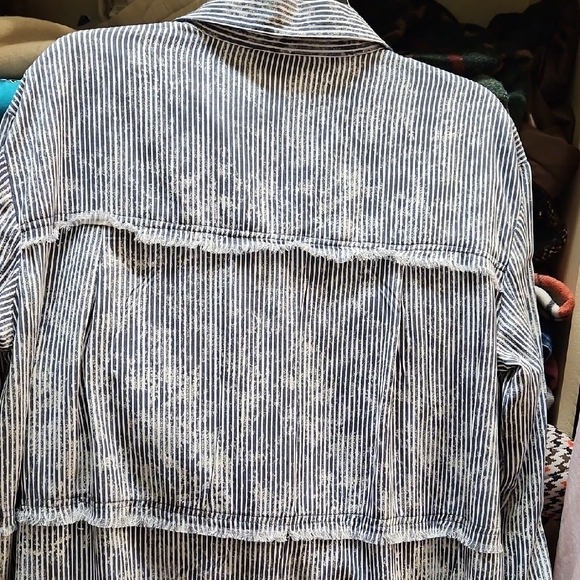 Tru Luxe Jeans Blue Striped Blouse - Picture 5 of 6